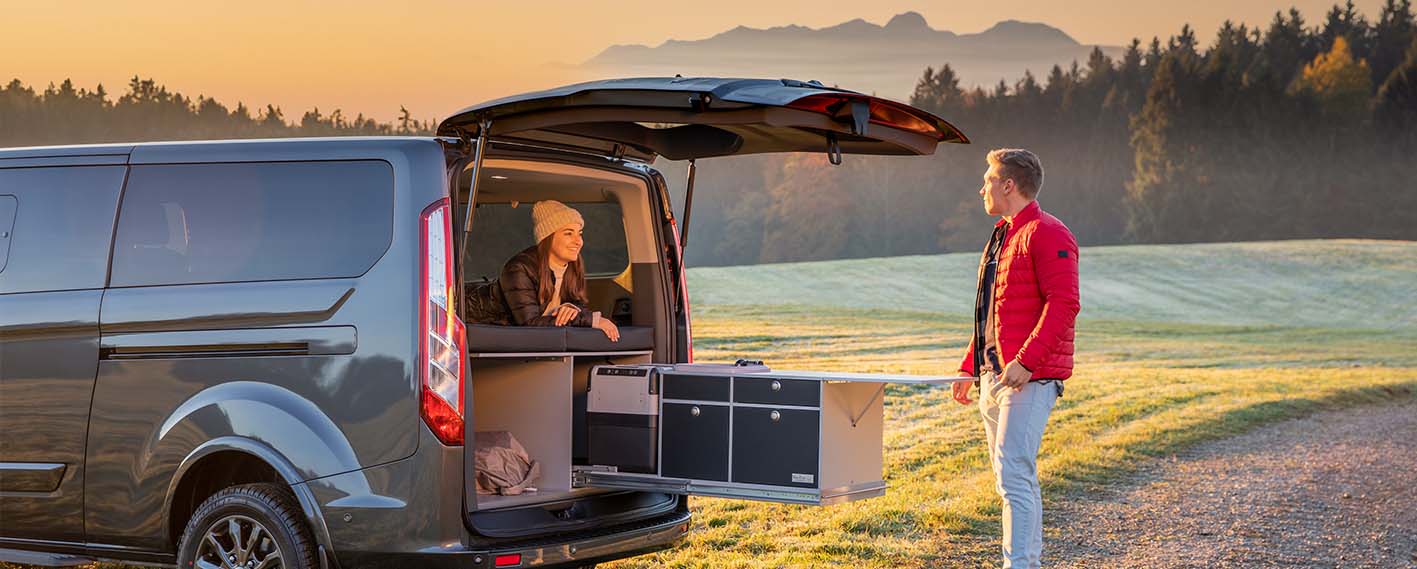 VanEssa Campingbett als Einzelbett oder Doppelbett auf Schwerlastauszug Arco im Van