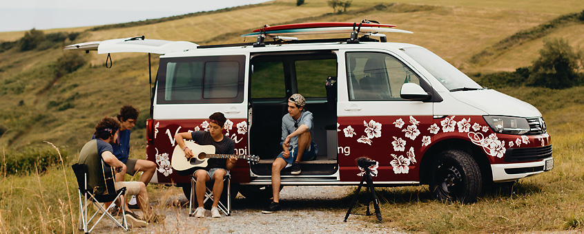 VW T6 Transporter auf Road trip in Spanien