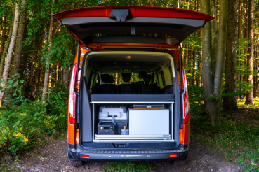 VanEssa Heckauszug Riva im Ford Tourneo Custom mit Schafsystem