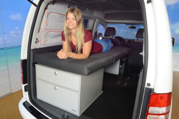 Einzelbett mit Schubladenmodul im VW Caddy 3 4 5 Ford Tourneo Connect 3