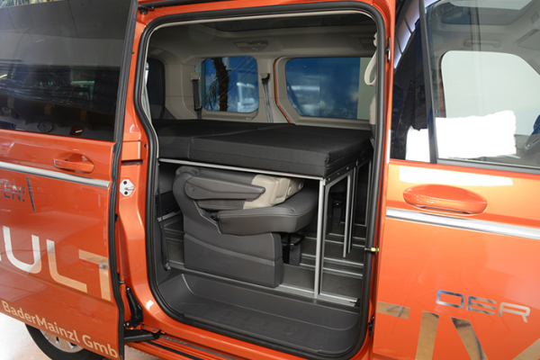 Schlafsystem zur Küche Surfer geteilt - VW T7 Multivan