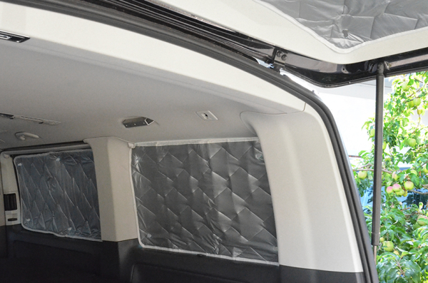 VanEssa thermal mats blackout VW T5 T6 T6.1 in the car
