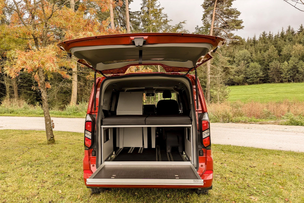 VanEssa Riva rear pull-out in the Ford Tourneo Custom