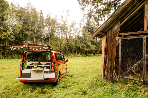 VanEssa Rear pull-out Riva Cooking in the great outdoors