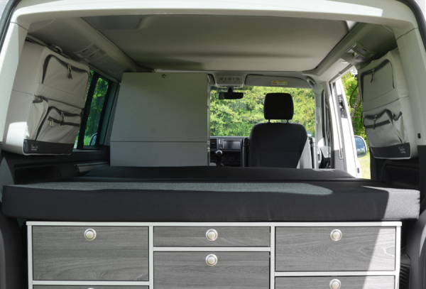 Elegantes Vorhangset für VW Multivan/Caravelle - VanEssa mobilcamping