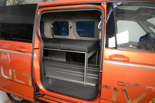 VanEssa Surfer sleeping system in the VW T7 Multivan