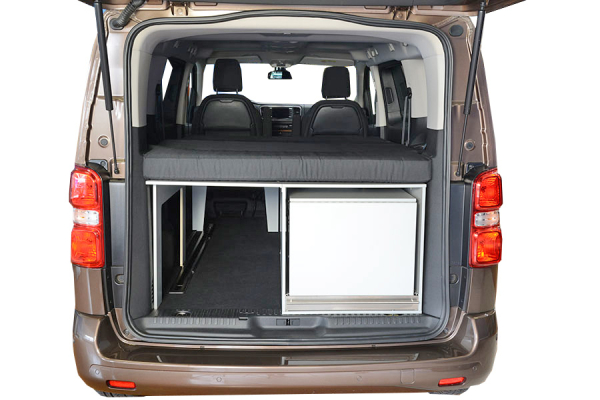 VanEssa Arco System mit Kueche Packzustand im PSA-Van