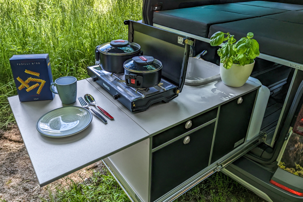 VanEssa Rear pull-out Riva camping box for cooking